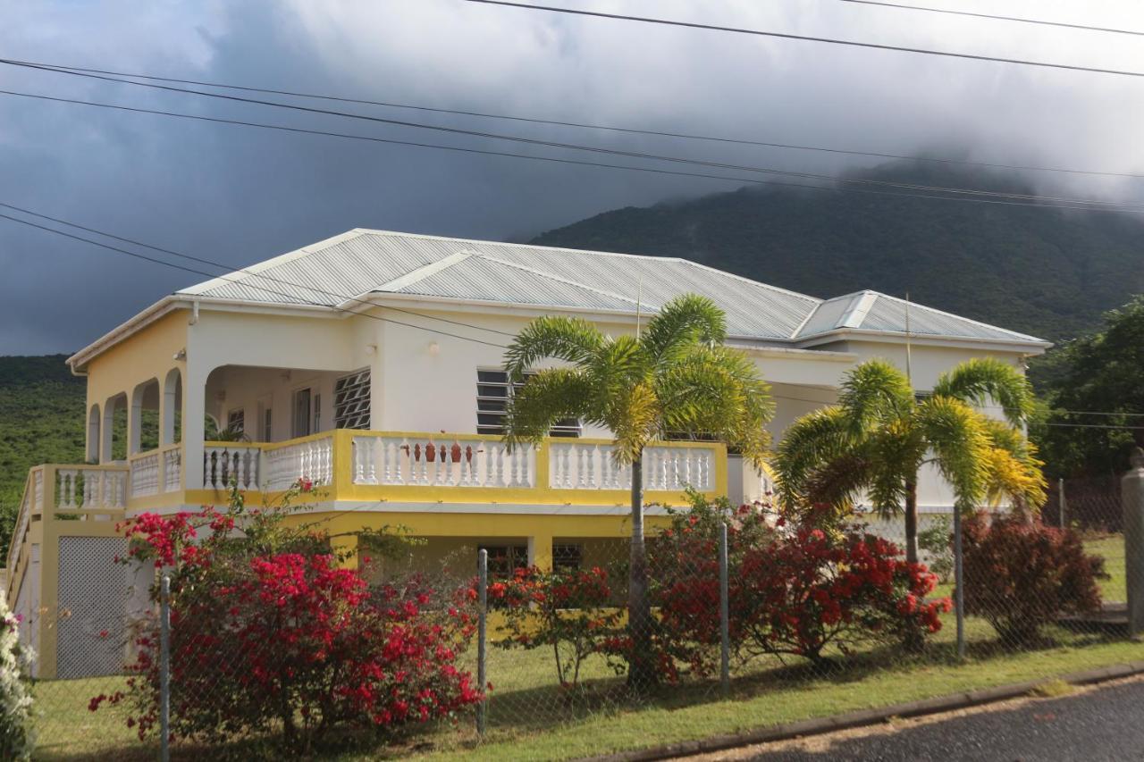 Villa Benito Nevis Bagian luar foto